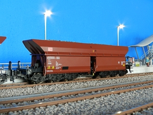 p-erzwagen-mit-beladung-br-br-modell-des-db-ag-faals-150-br-wagennummer-82-80-666-4-304-4-p-1304-8-1304-8.jpg