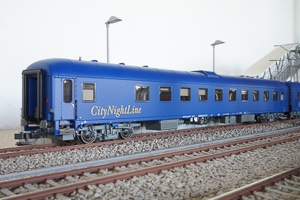 p-ruhesesselwagen-br-br-modell-der-bauart-bpm-875-1-br-wagennummer-61-85-09-94-516-7-br-citynightline-ag-p-733-2-733-2.jpg